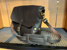 画像をギャラリービューアに読み込む, VASCO
LEATHER POSTMAN SHOULDER BAG -REGULAR (USMAIL)