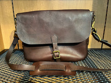画像をギャラリービューアに読み込む, VASCO / VS-247L
LEATHER POSTMAN SHOULDER BAG -REGULAR