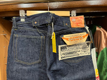 画像をギャラリービューアに読み込む, SUGAR CANE
Lot No. SC49005
Super “Denim” Collectibles
14.25oz. BLUE DENIM WAIST OVERALLS
"1942 MODEL”