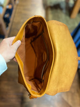 画像をギャラリービューアに読み込む, VASCO
LEATHER POSTMAN SHOULDER BAG -REGULAR