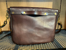 画像をギャラリービューアに読み込む, VASCO / VS-247L
LEATHER POSTMAN SHOULDER BAG -REGULAR