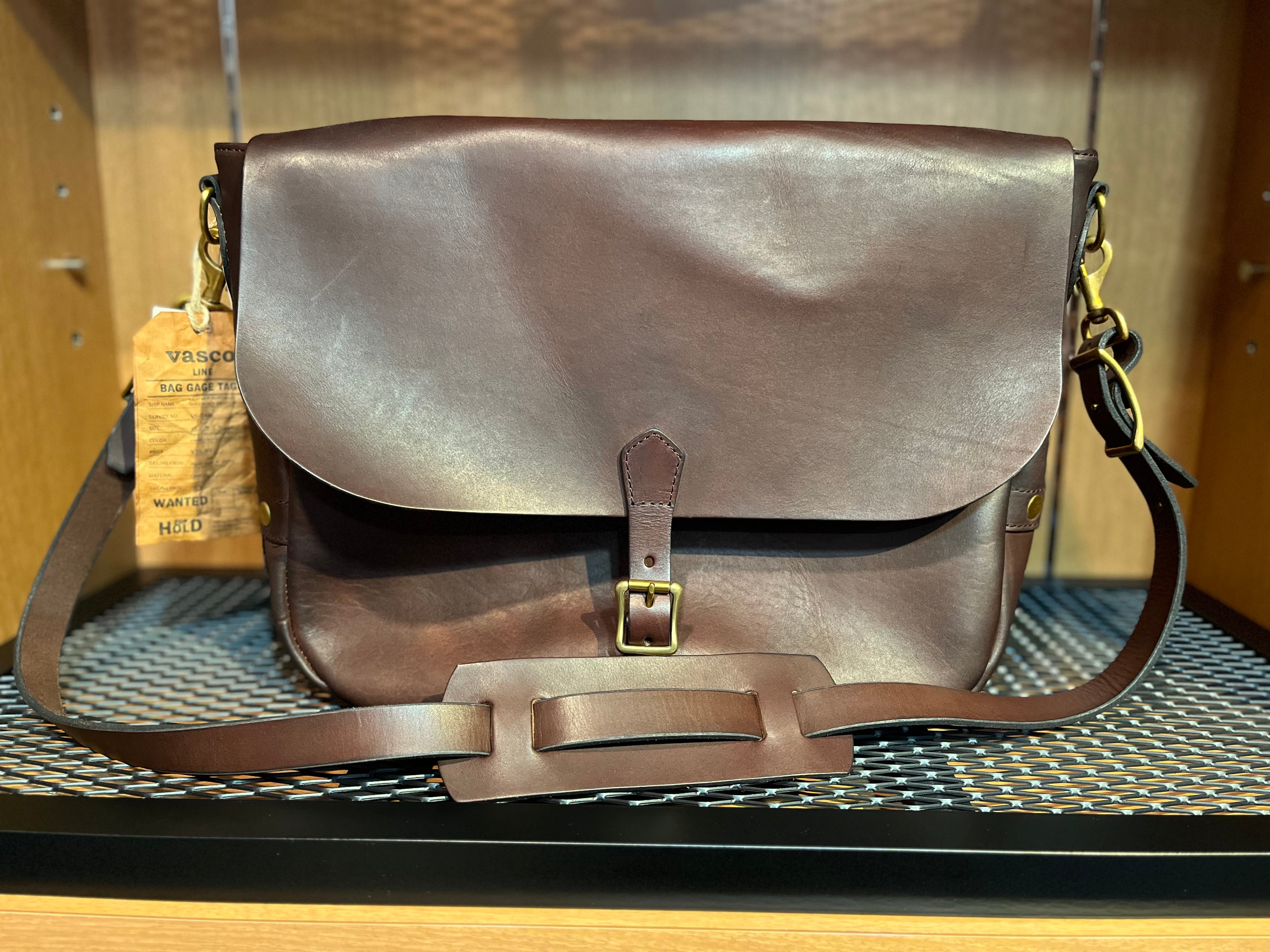 VASCO LEATHER POSTMAN SHOULDER BAG -LARGE（PLANE） VS-248L