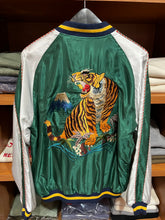 画像をギャラリービューアに読み込む, TAILOR TOYO
TT15972-145
Early 1950s Style Acetate Souvenir Jacket
"ROARING TIGER" × “EAGLE"