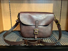 画像をギャラリービューアに読み込む, VASCO / VS-249L
LEATHER POSTMAN SHOULDER BAG -SMALL (USMAIL)