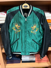 画像をギャラリービューアに読み込む, TAILOR TOYO
TT15795-119
Mid 1950s Style Velveteen (Two-tone) × Acetate Souvenir Jacket
"TIGER HEAD" × "GOLD DRAGON”