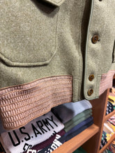 画像をギャラリービューアに読み込む, WAREHOUSE & CO.
Lot 2233 A-1 STYLE WOOL JACKET