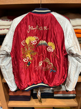 画像をギャラリービューアに読み込む, TAILOR TOYO
Lot No. TT15791-145
Early 1950s Style Acetate Quilted Souvenir Jacket
&quot;JAPAN MAP&quot; × &quot;GOLD DRAGON”
