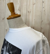 画像をギャラリービューアに読み込む, JOHNBULL FANTASIA/Poster Art Tシャツ
