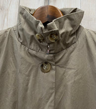 画像をギャラリービューアに読み込む, Mao made NEW STANDARDロング丈ステンカラーコート
