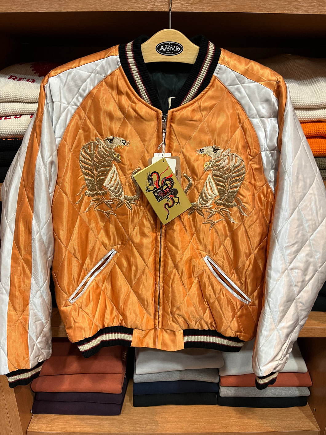 TAILOR TOYO
Lot No. TT15791-159  Early 1950s Style Acetate Quilted
Souvenir Jacket 