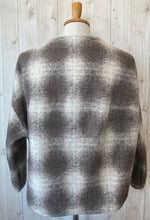 画像をギャラリービューアに読み込む, LE MELANGE コクーンシルエットデザインカーデ
