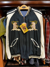 画像をギャラリービューアに読み込む, Lot No. TT15492-119
Late 1950s Style Acetate Souvenir Jacket
"POLAR BEAR" × “MOOSE" (AGING MODEL)
