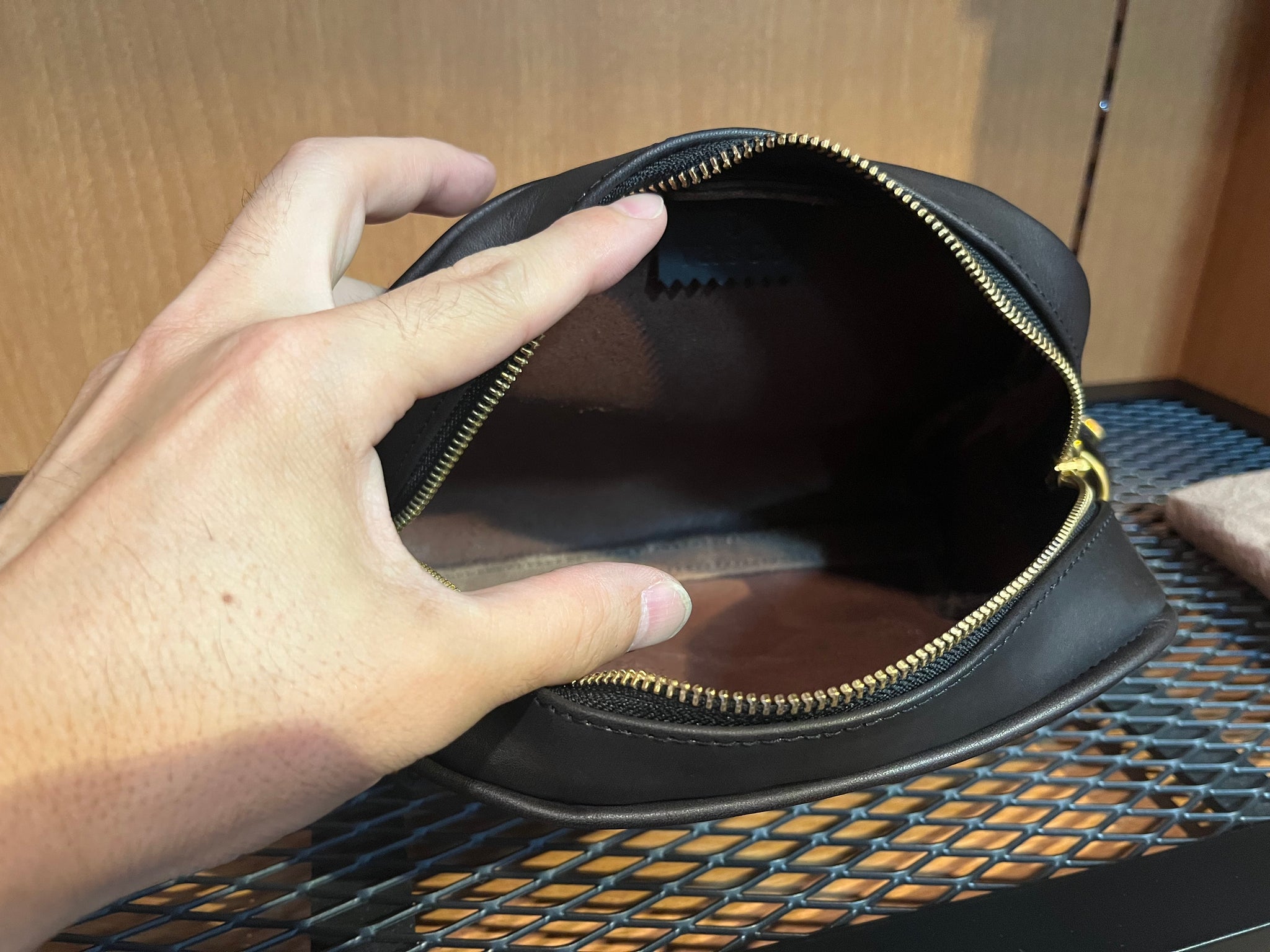 VASCO LEATHER OFFICER POUCH BAG【B.L.W.】 VS-296L – THING