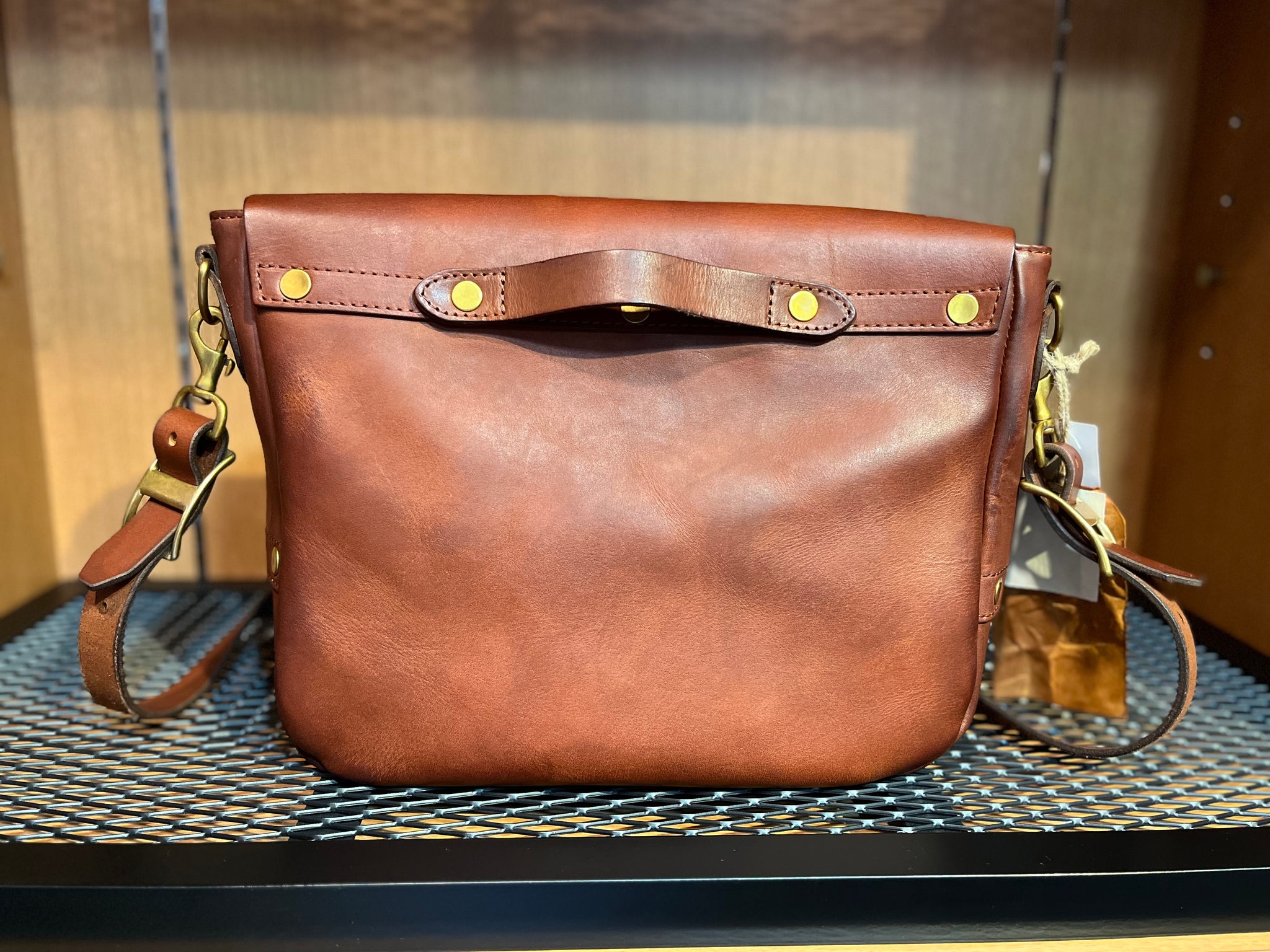 VASCO LEATHER POSTMAN SHOULDER BAG -REGULAR (USMAIL) – THING