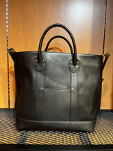 画像をギャラリービューアに読み込む, VASCO VS-264TL
LEATHER BOAT TOTE BAG
