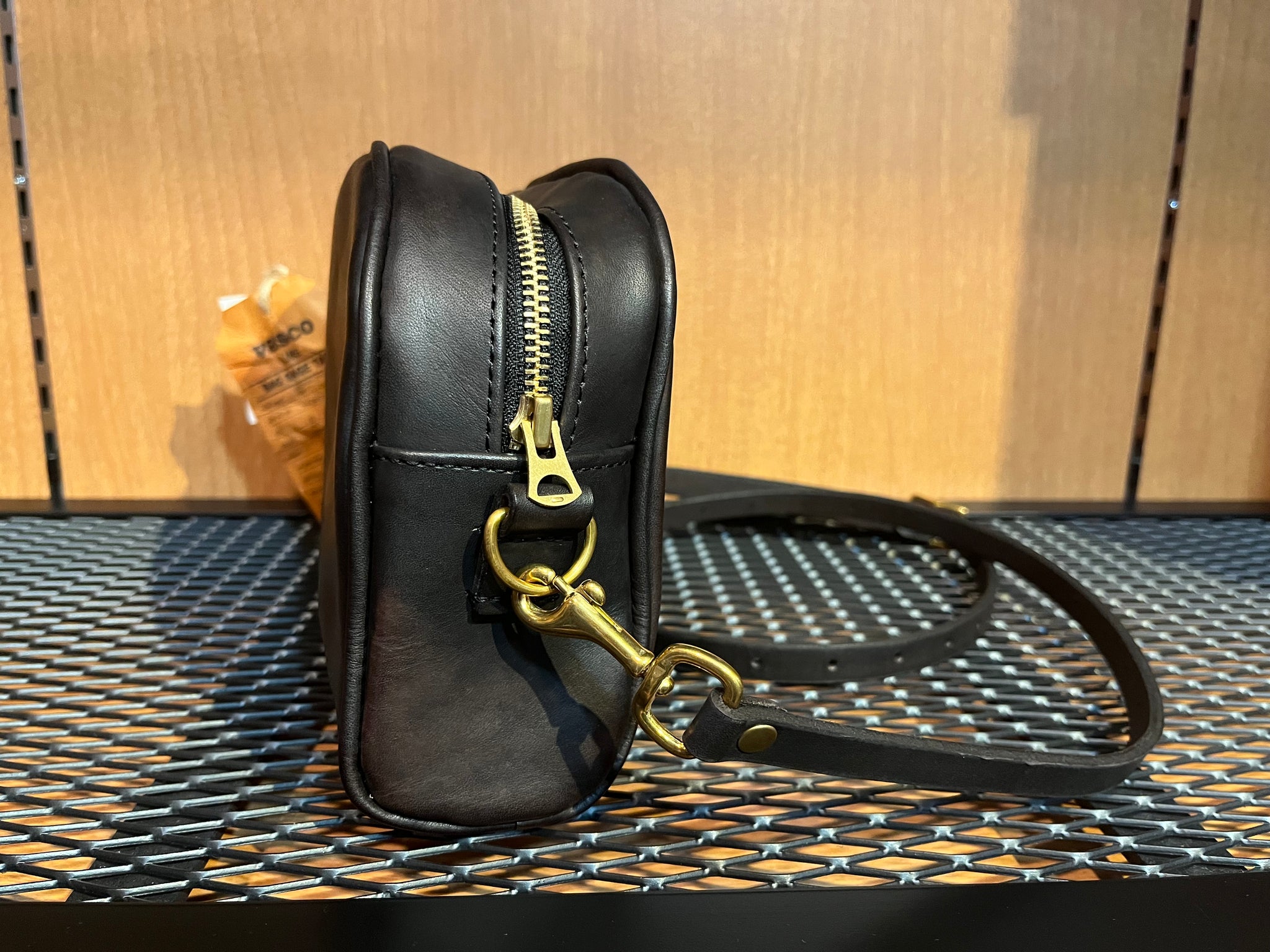 VASCO LEATHER OFFICER POUCH BAG【B.L.W.】 VS-296L – THING