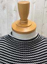 画像をギャラリービューアに読み込む, Mao made ゆるっふわっワッフル編みモックネックプルオーバー
